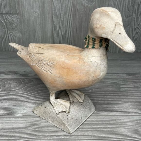 White washed wooden carved duck figurine decoration - Picture 5 of 8